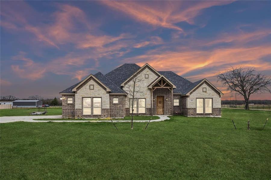 Property photo for 6465 Shady Acres Lane, Quinlan, TX