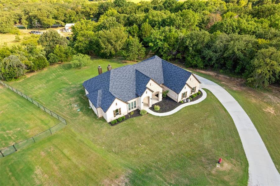 Property photo for 1055 Meadow Wood Terrace, Azle, TX