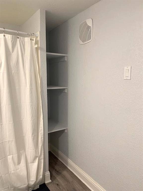 16301 Ledgemont Lane, #101, Addison, TX 75001 Guest bath