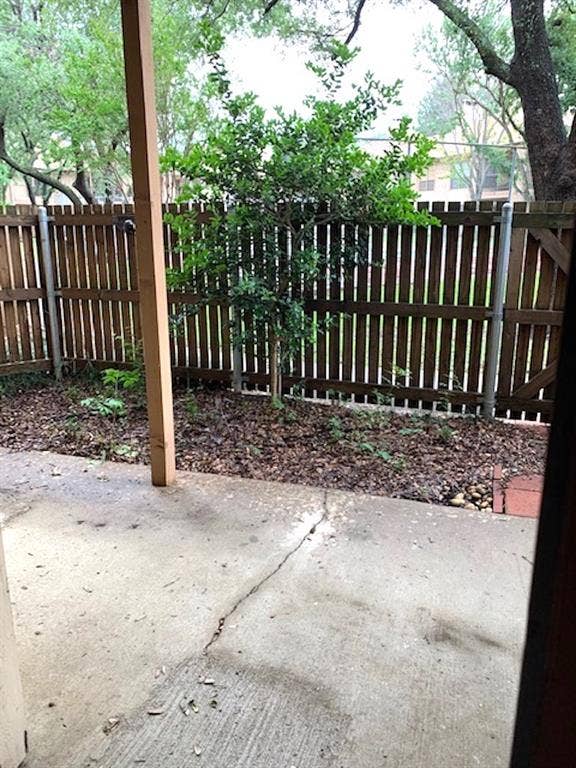 16301 Ledgemont Lane, #101, Addison, TX 75001 Fenced patio
