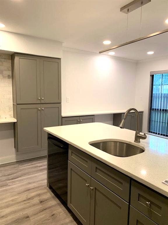 16301 Ledgemont Lane, #101, Addison, TX 75001 Updated kitchen