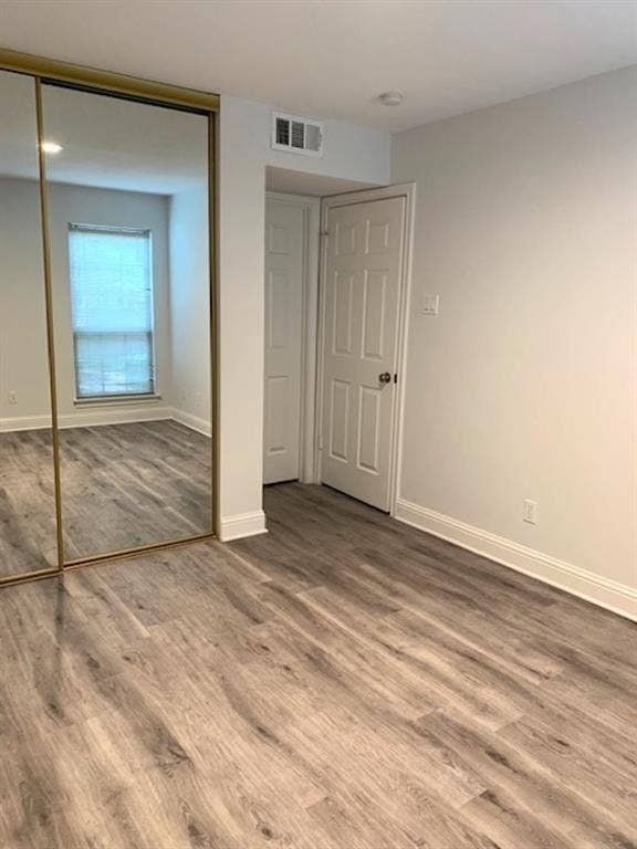16301 Ledgemont Lane, #101, Addison, TX 75001 Guest bedroom with attached bath.