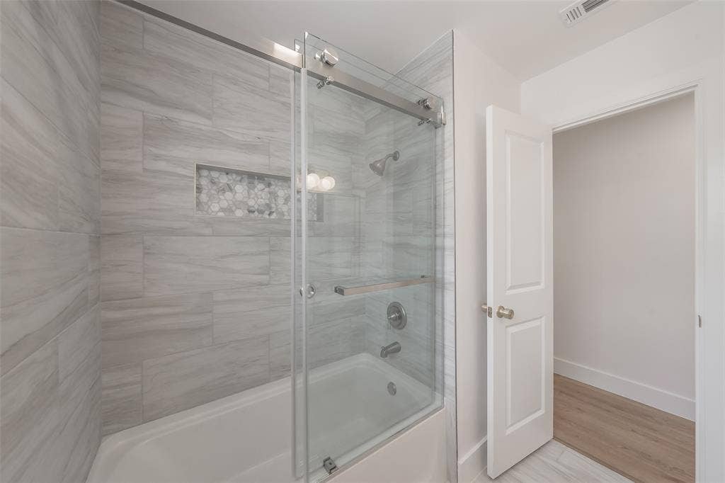 6532 Moonglow Lane, Watauga, TX 76148 6532 Moonglow Lane, Watauga, TX 76148