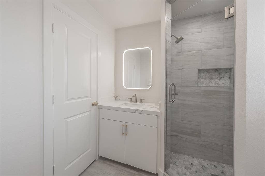 6532 Moonglow Lane, Watauga, TX 76148 6532 Moonglow Lane, Watauga, TX 76148