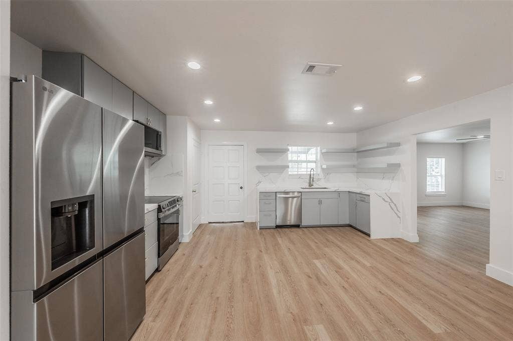 6532 Moonglow Lane, Watauga, TX 76148 6532 Moonglow Lane, Watauga, TX 76148