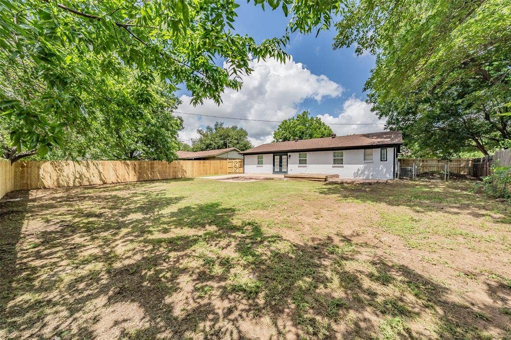 6532 Moonglow Lane, Watauga, TX 76148 6532 Moonglow Lane, Watauga, TX 76148