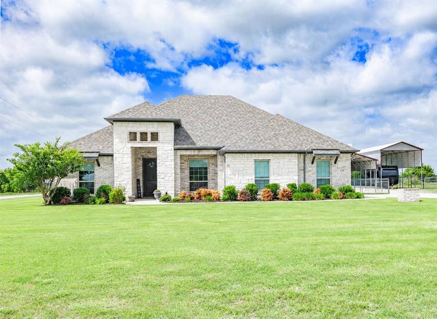 Property photo for 2250 County Road 2360, Decatur, TX
