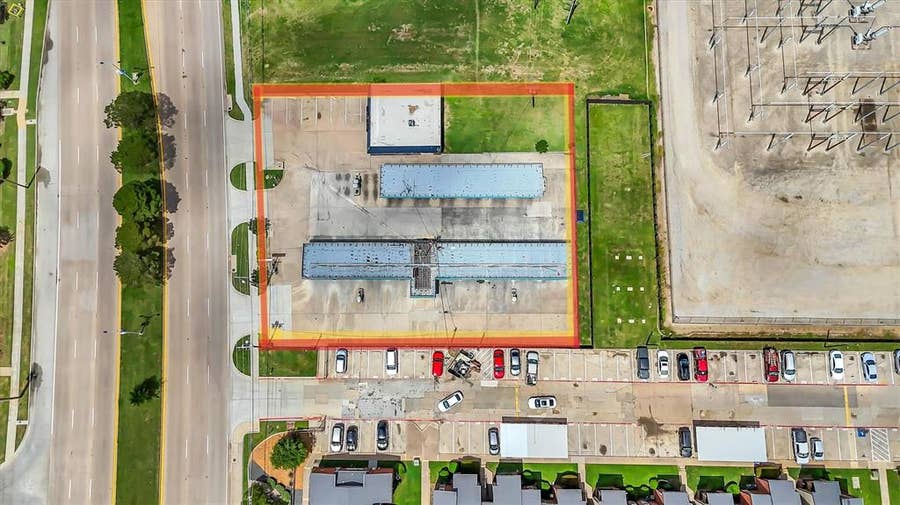 Property photo for 2235 E Pioneer Parkway, Arlington, TX