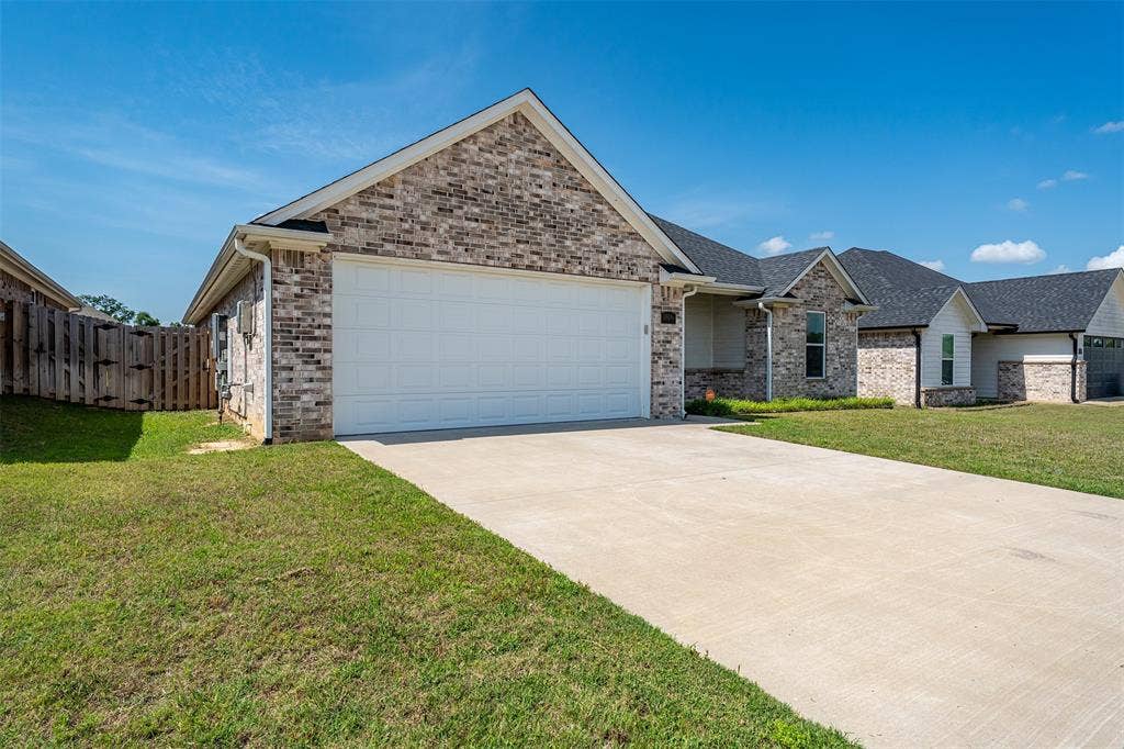 1806 Forestdale, Whitehouse, TX 75791 1806 Forestdale, Whitehouse, TX 75791