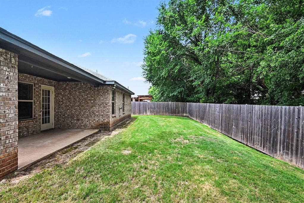 977 Sam Street, Springtown, TX 76082 977 Sam Street, Springtown, TX 76082