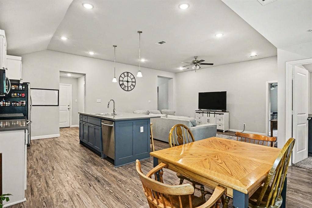 977 Sam Street, Springtown, TX 76082 977 Sam Street, Springtown, TX 76082