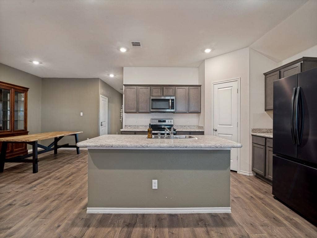 709 Darlington Oak Avenue, Royse City, TX 75189 709 Darlington Oak Avenue, Royse City, TX 75189