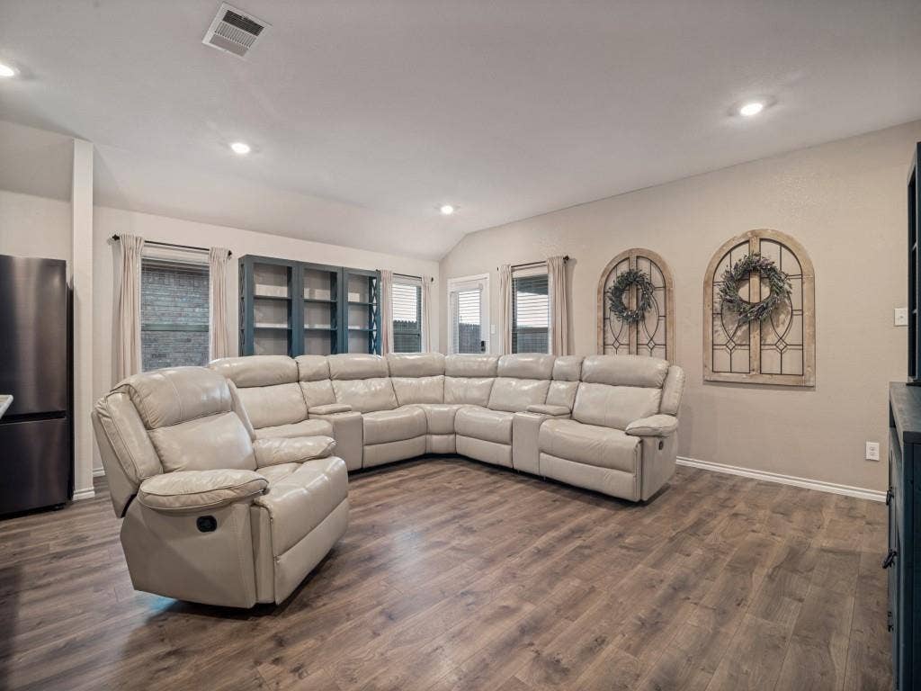 709 Darlington Oak Avenue, Royse City, TX 75189 709 Darlington Oak Avenue, Royse City, TX 75189
