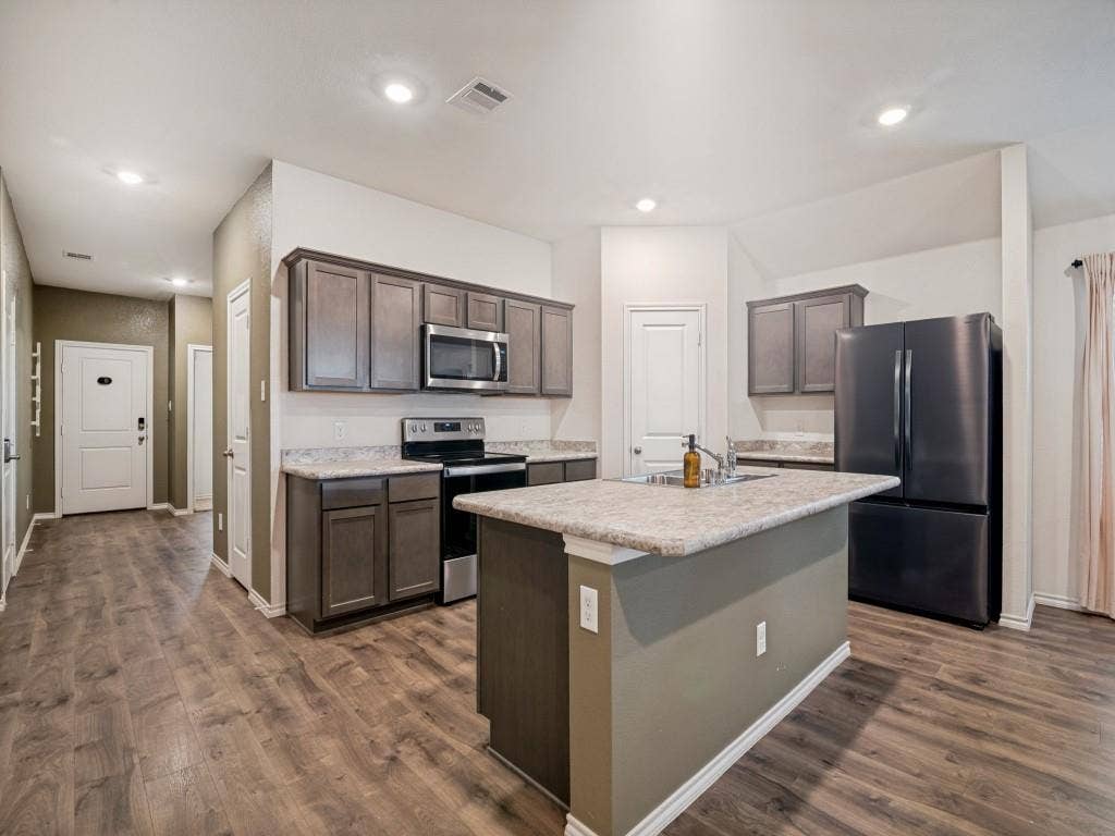 709 Darlington Oak Avenue, Royse City, TX 75189 709 Darlington Oak Avenue, Royse City, TX 75189