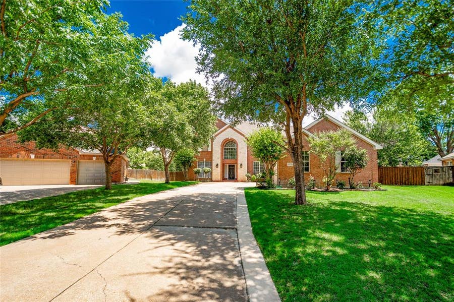 Property photo for 6120 Cobble Trail, Flower Mound, TX