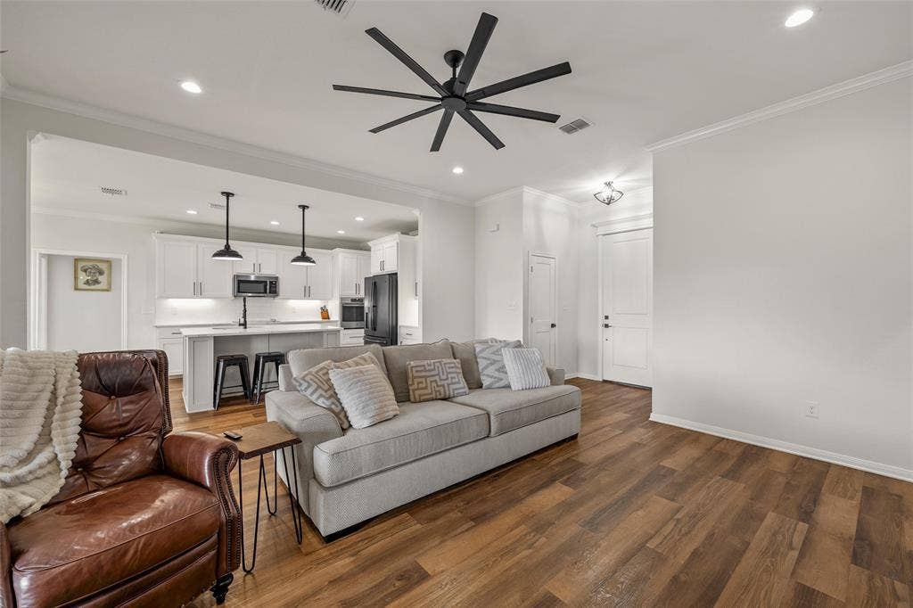 395 Cavitt Court, Robinson, TX 76706 395 Cavitt Court, Robinson, TX 76706