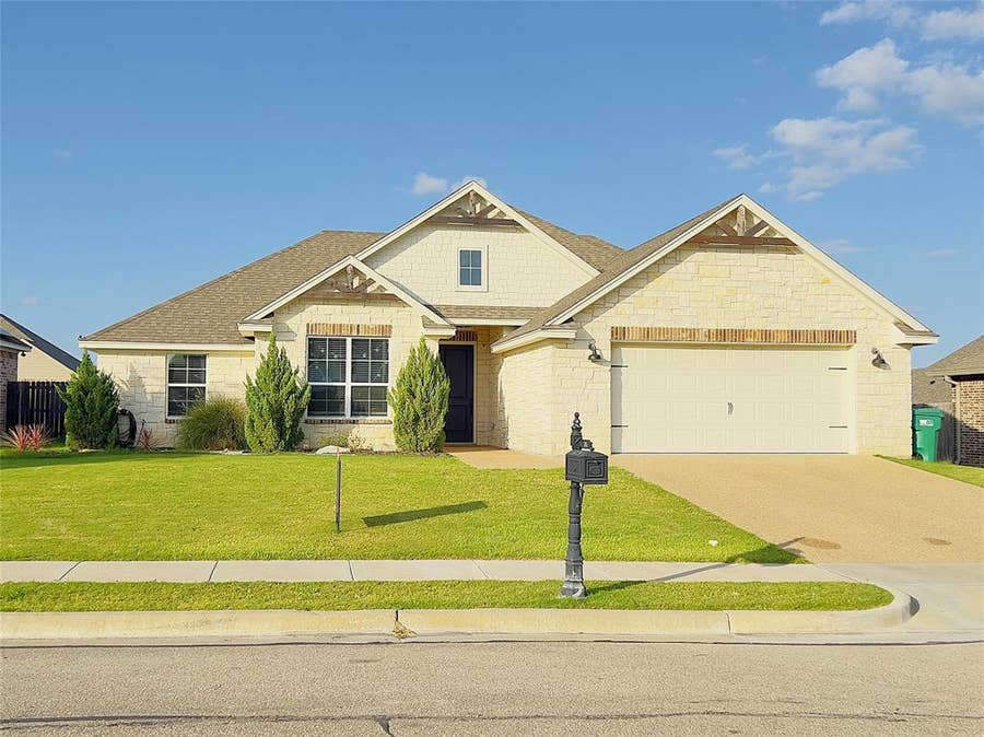 Property photo for 395 Cavitt Court, Robinson, TX