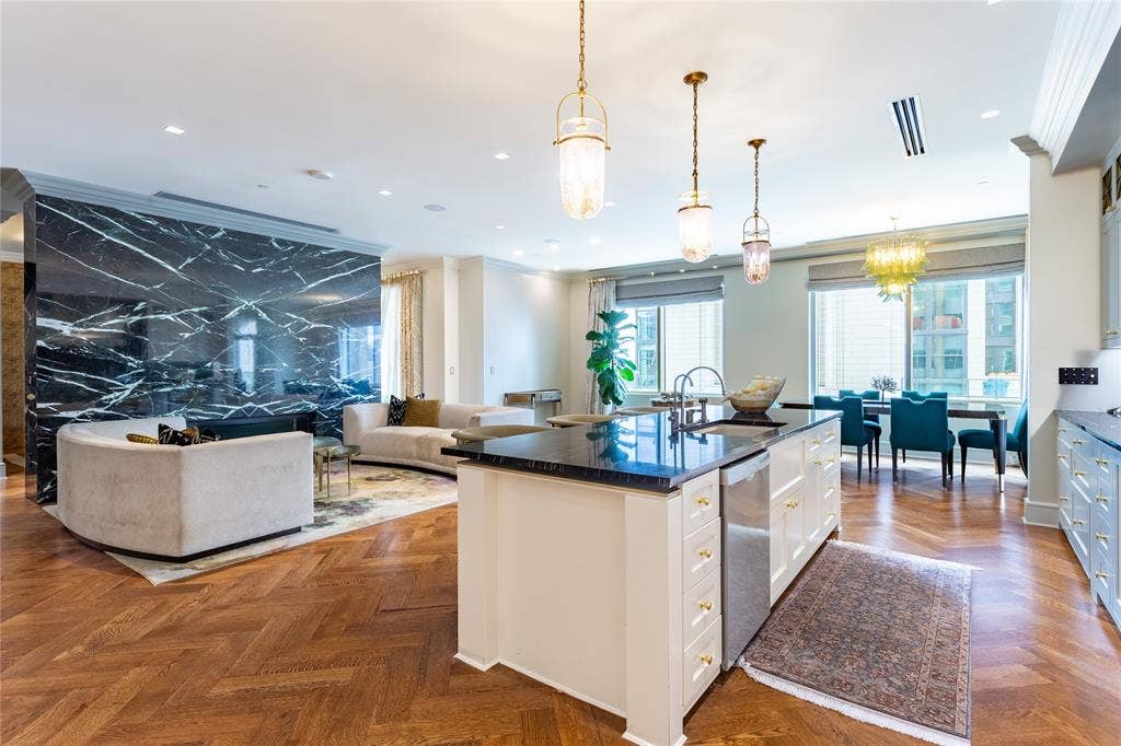 2300 WOLF Street, #5D, Dallas, TX 75201 Designer pendant lighting.