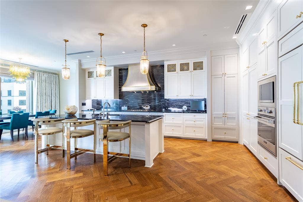 2300 WOLF Street, #5D, Dallas, TX 75201 Custom Vent Hood, convection oven, gas cooktop