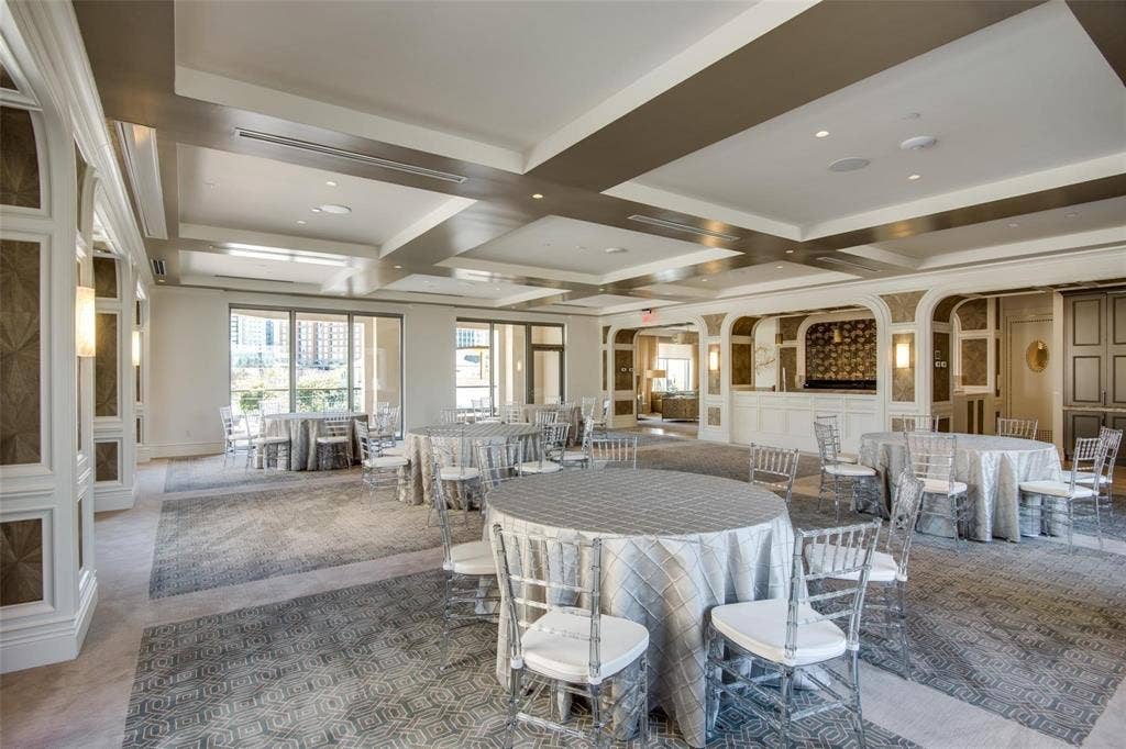 2300 WOLF Street, #5D, Dallas, TX 75201 Banquet Room includes a reception area, tables and chairs for up to 100, a service bar + Catering Kitchen.