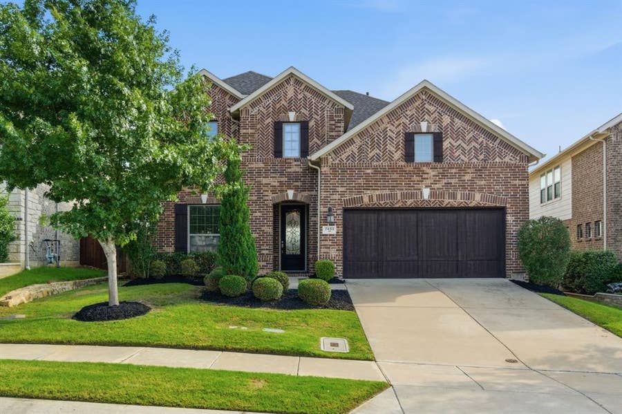Property photo for 7452 Reverchon Drive, Irving, TX