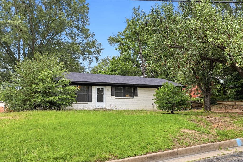 1919 Bradshaw, Tyler, TX 75702