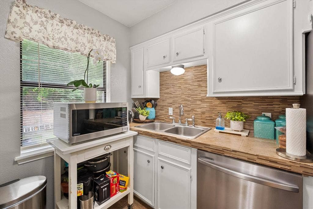 6060 CR 3925, Athens, TX 75752 6060 CR 3925, Athens, TX 75752