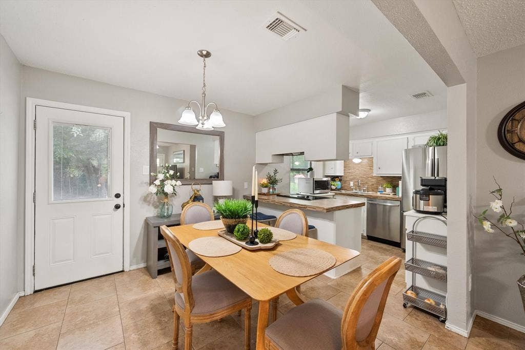 6060 CR 3925, Athens, TX 75752 6060 CR 3925, Athens, TX 75752