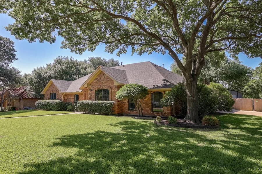 Property photo for 1034 Huntington Drive, Duncanville, TX