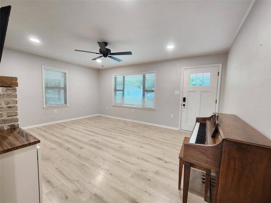 211 Betts Drive, Lindale, TX 75771 211 Betts Drive, Lindale, TX 75771