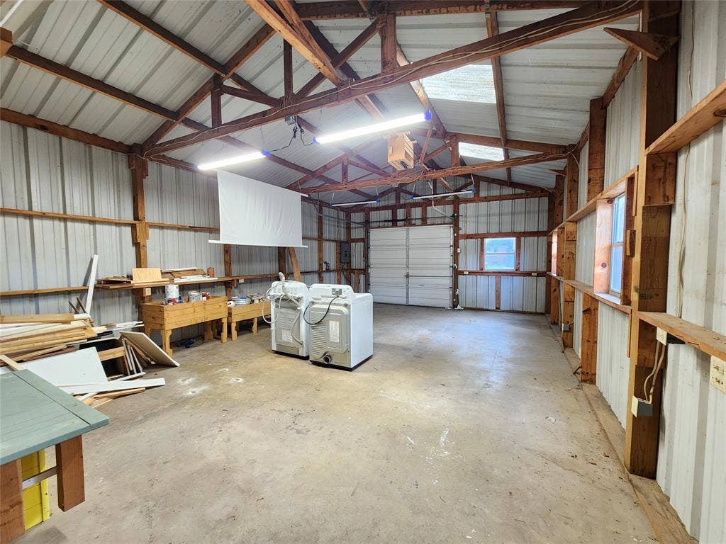 211 Betts Drive, Lindale, TX 75771 211 Betts Drive, Lindale, TX 75771