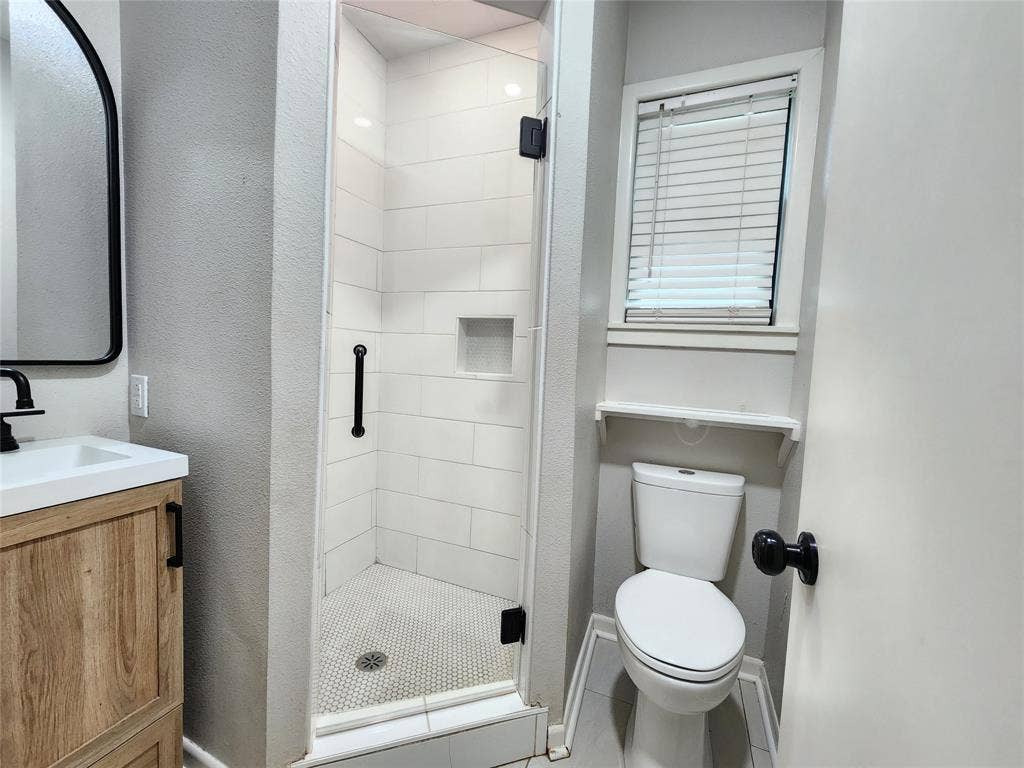 211 Betts Drive, Lindale, TX 75771 211 Betts Drive, Lindale, TX 75771