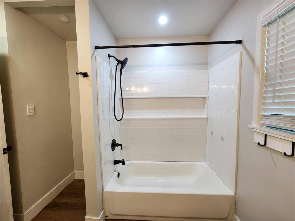 211 Betts Drive, Lindale, TX 75771 211 Betts Drive, Lindale, TX 75771