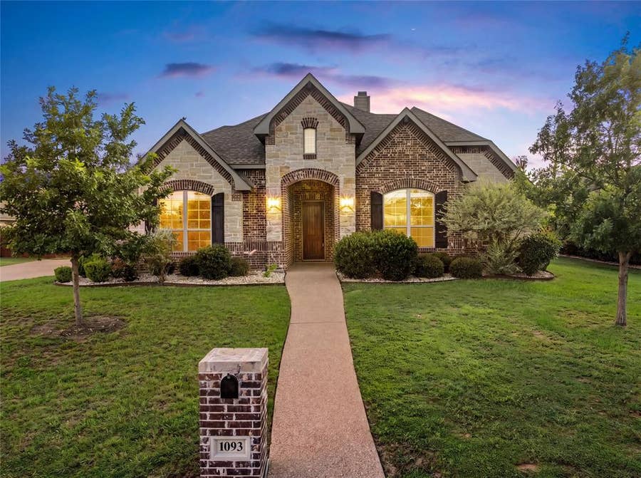 Property photo for 1093 Hesselridge Drive, Hewitt, TX