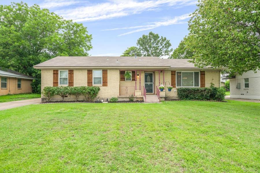 Property photo for 913 Pinson Road, Forney, TX