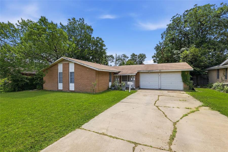 Property photo for 2006 Exeter Street, Irving, TX