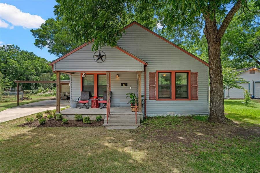 Property photo for 704 S Marable Street, West, TX