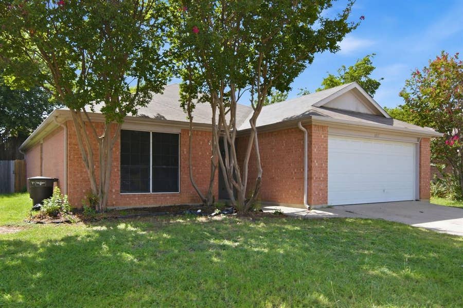 Property photo for 6317 Rockhaven Drive, Fort Worth, TX