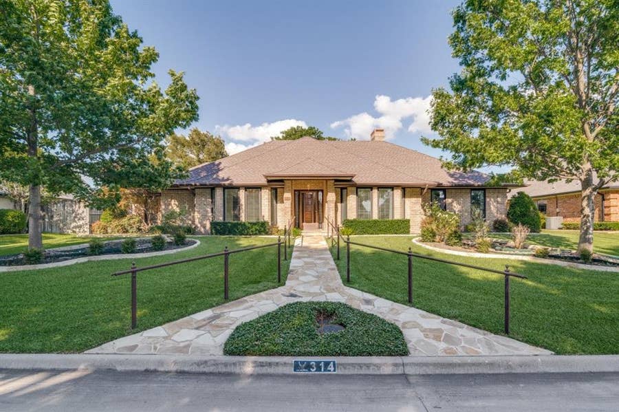 Property photo for 314 Stonebridge Drive, Rockwall, TX