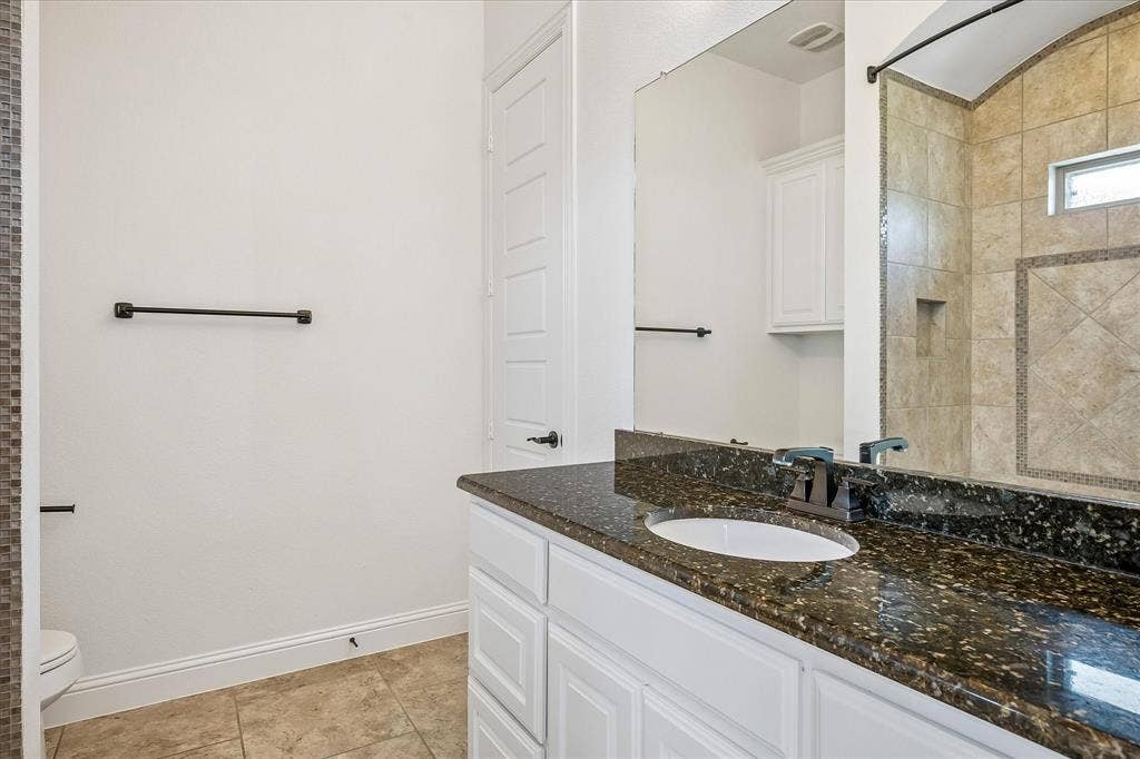 1620 Cattle Drive, Prosper, TX 75078 Ensuite Bath