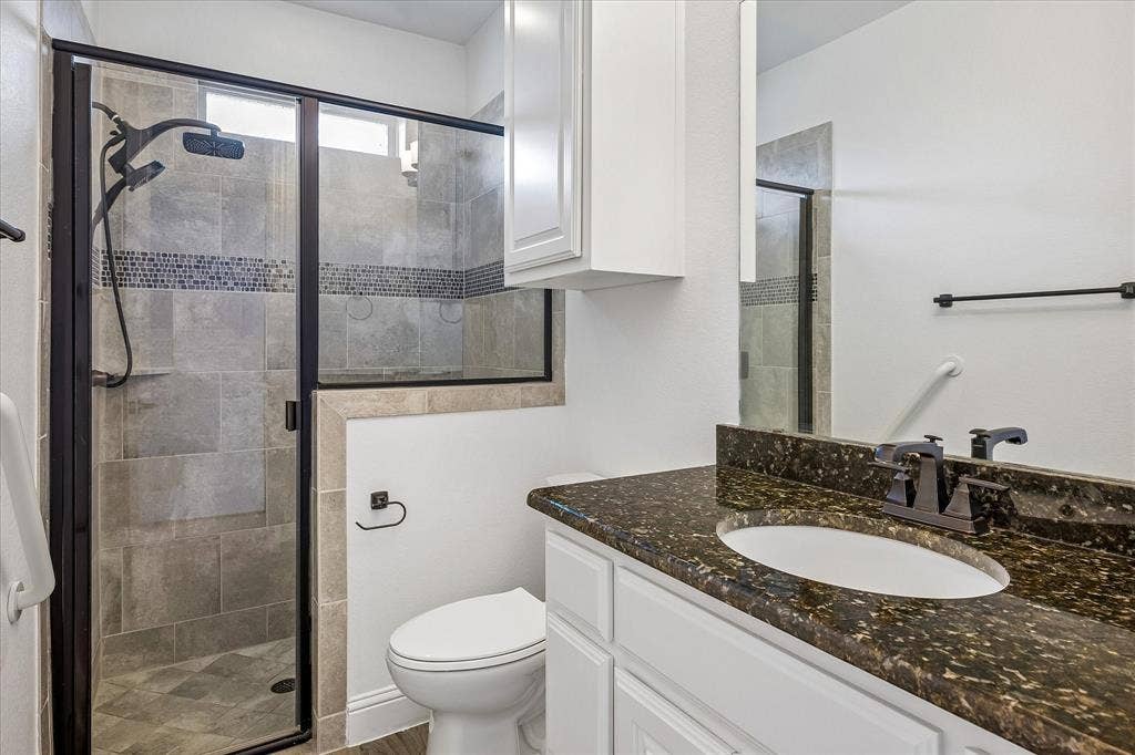 1620 Cattle Drive, Prosper, TX 75078 Walk-in Shower
