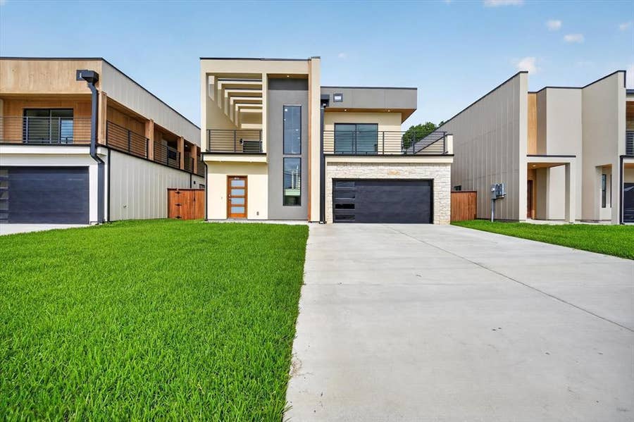 Property photo for 109 Rolston Road, Irving, TX
