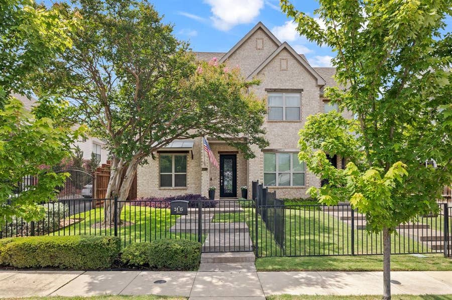 Property photo for 2415 Knight Street, #A, Dallas, TX