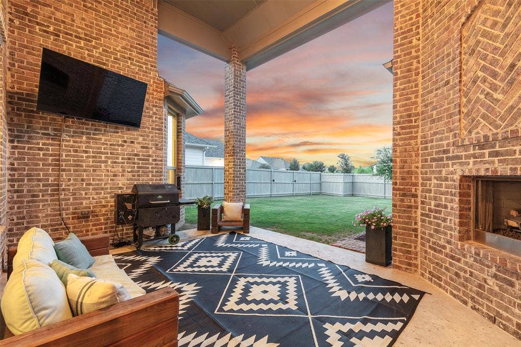 613 N Pecan Parkway, Northlake, TX 76247 613 N Pecan Parkway, Northlake, TX 76247