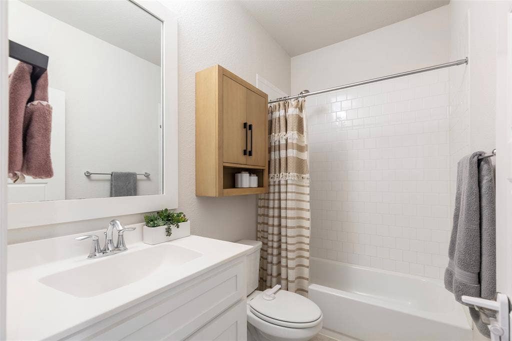 613 N Pecan Parkway, Northlake, TX 76247 613 N Pecan Parkway, Northlake, TX 76247