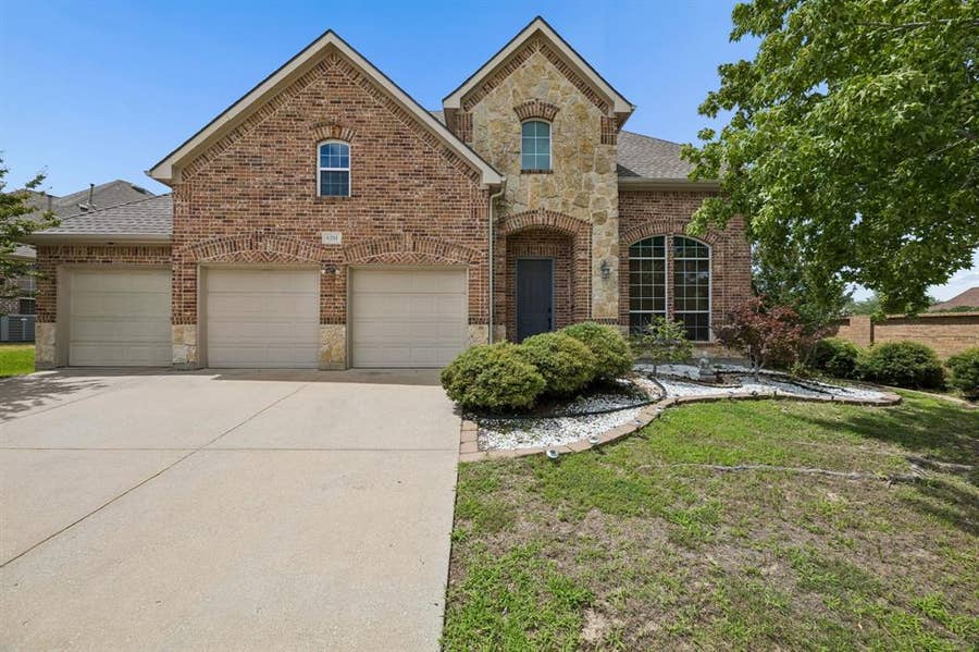 Property photo for 6211 Crestridge Lane, Sachse, TX