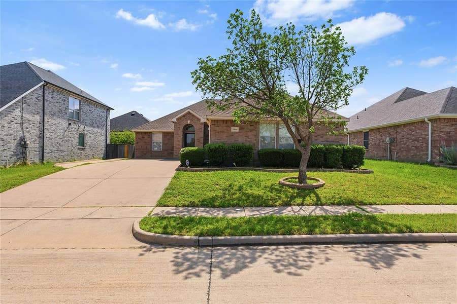Property photo for 1640 Nashwood Drive, Grand Prairie, TX