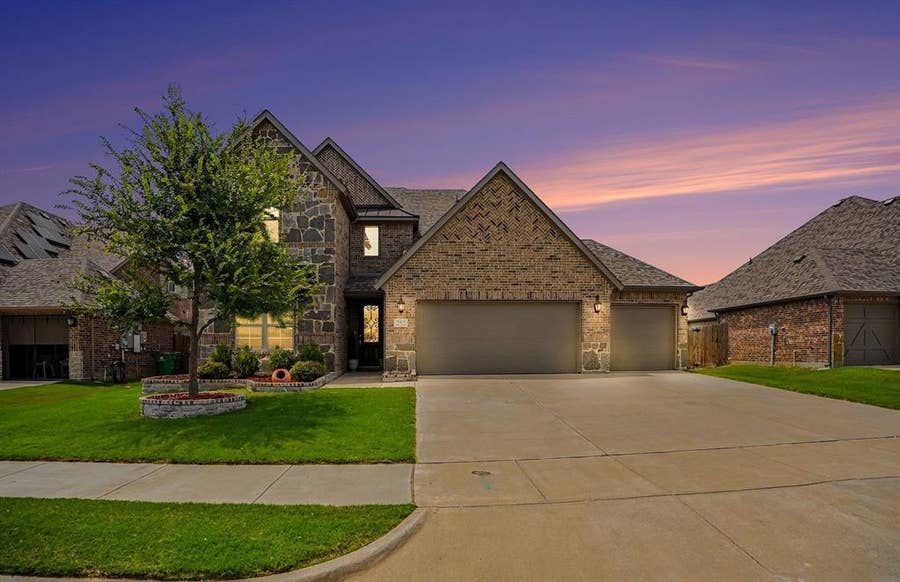Property photo for 252 Lillian Lane, Waxahachie, TX