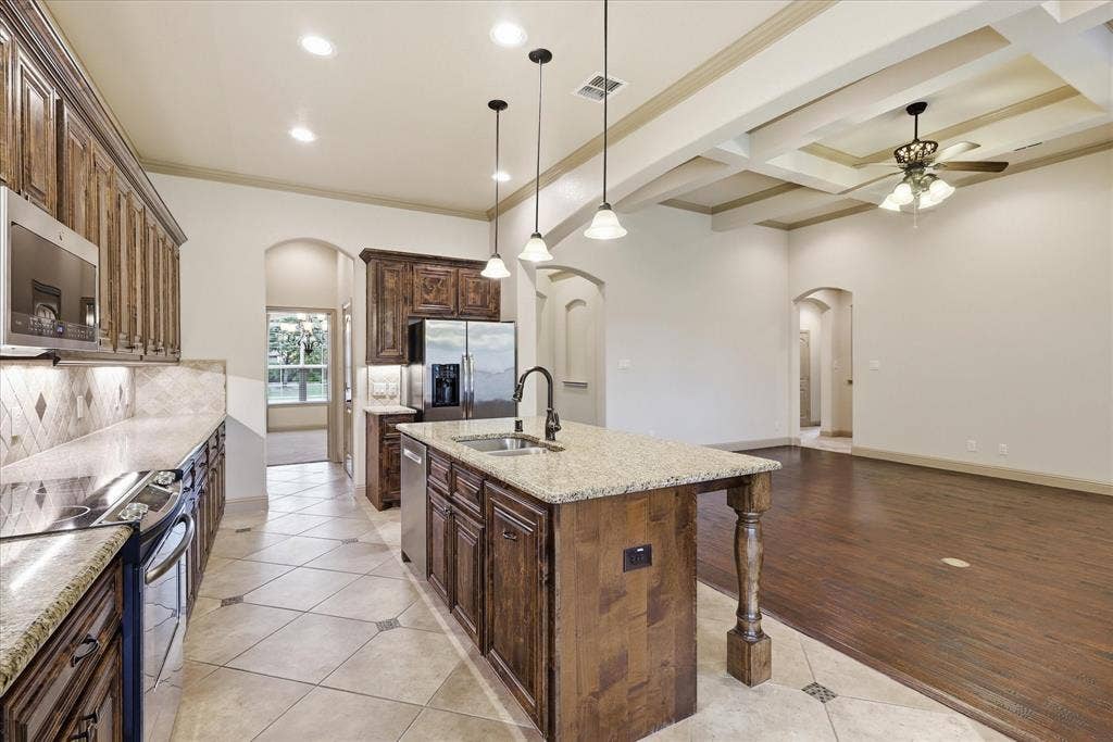 411 Devonshire Drive, Prosper, TX 75078 SS refrigerator to convey