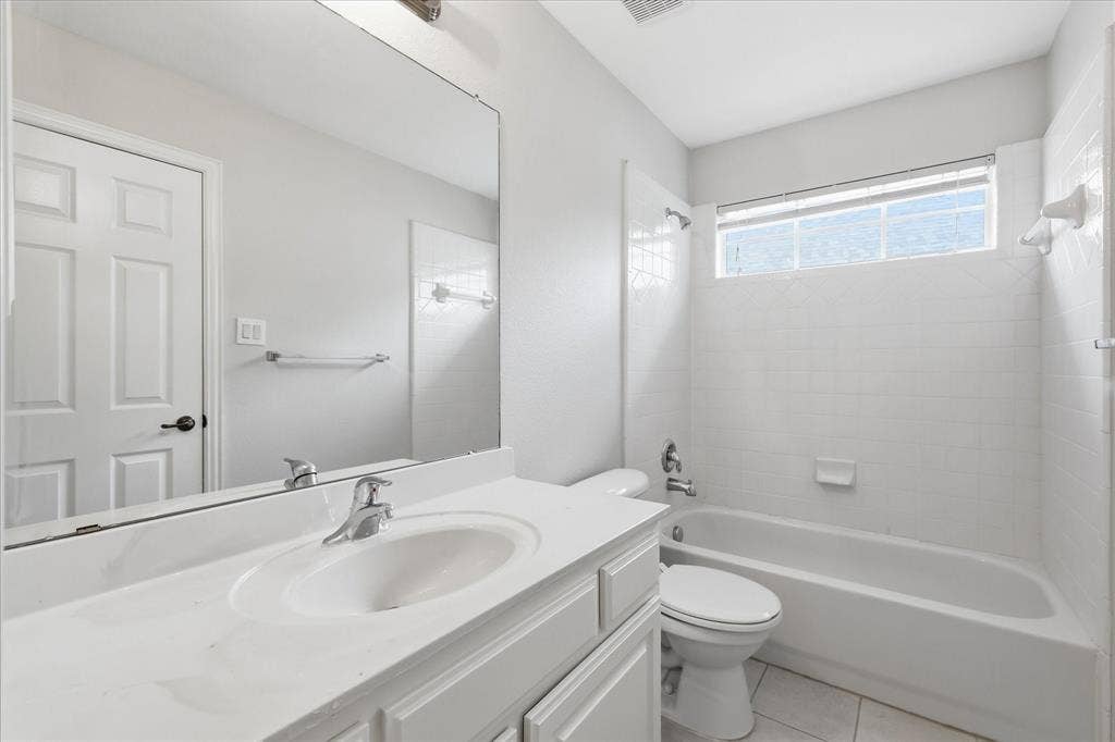 2220 New College Lane, Plano, TX 75025 2220 New College Lane, Plano, TX 75025
